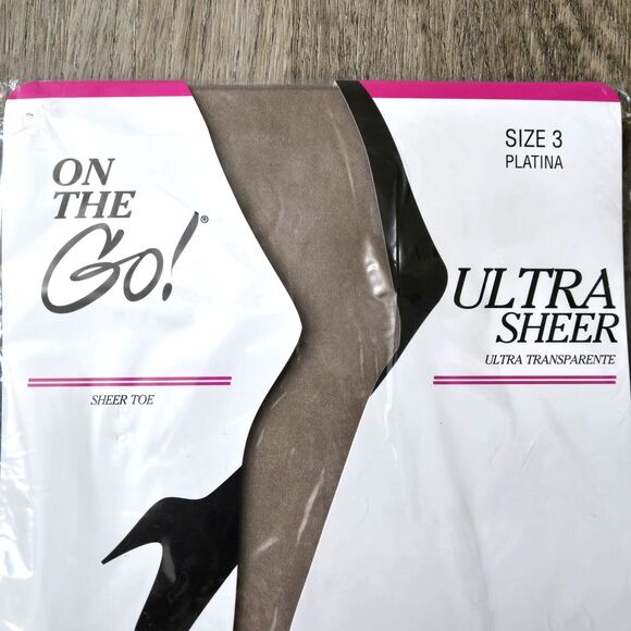 On the Go Ultra Sheer Pantyhose Womens Size 3 Sheer Toe Platina - Picture 2 of 4